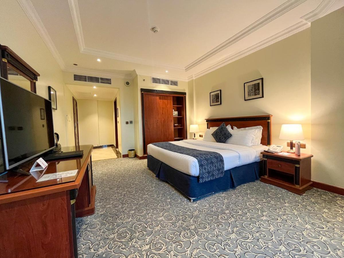 Crown Tower 4*