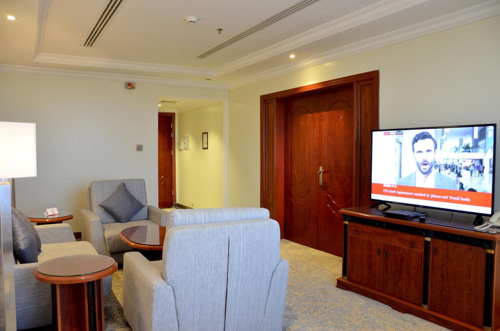 Hotel Crown Tower