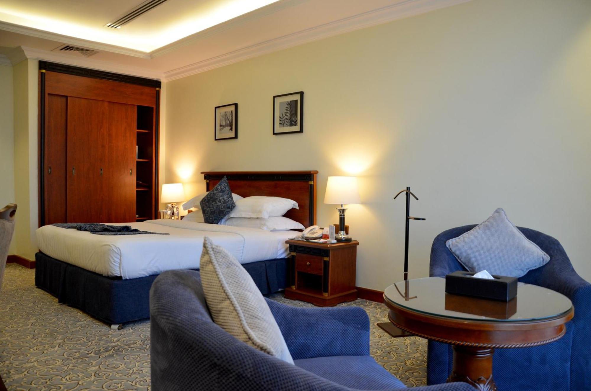 Hotel Crown Tower 4*
