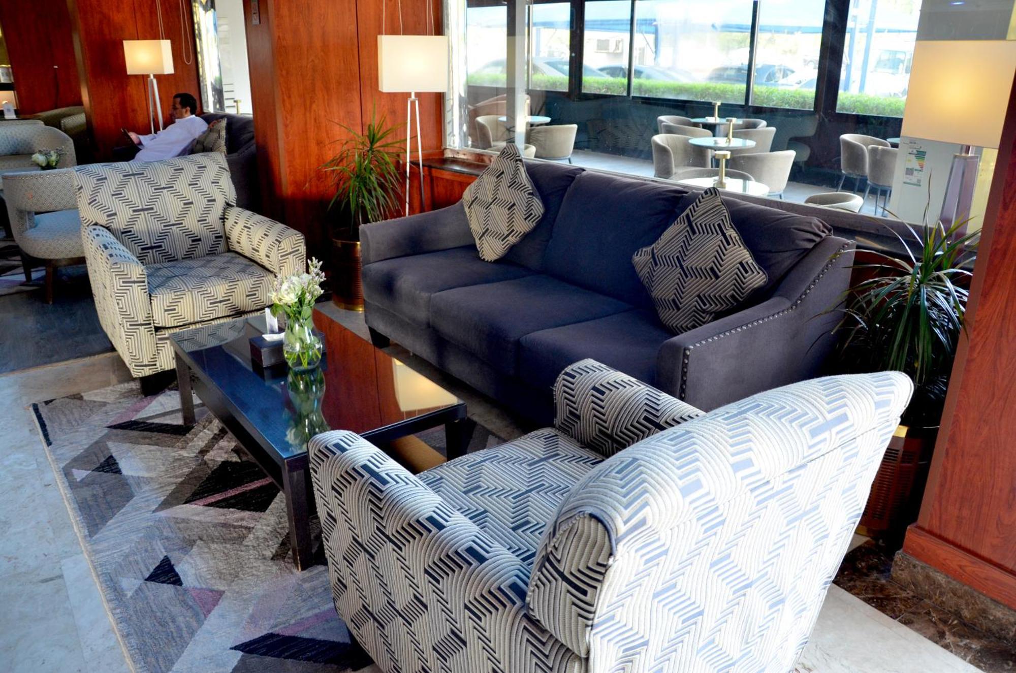 Hotel Crown Tower 4*